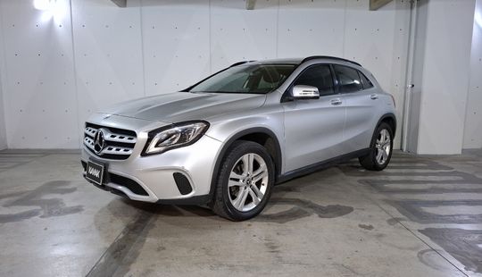 Mercedes Benz • Clase GLA