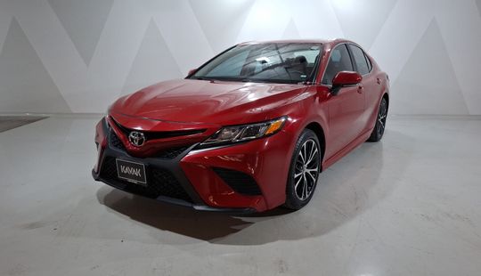 Toyota • Camry