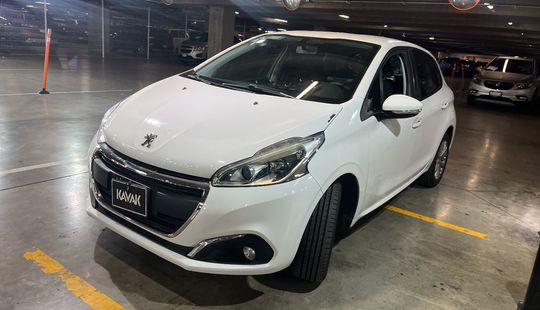 Peugeot • 208