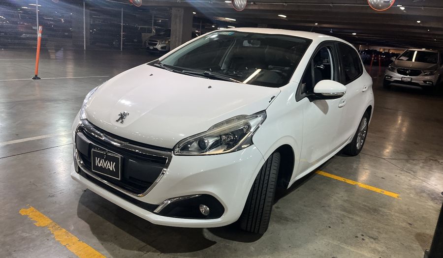 Peugeot 208 1.6 ALLURE MT Hatchback 2016