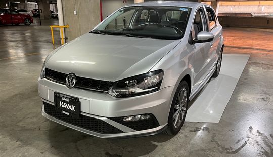 Volkswagen • Polo