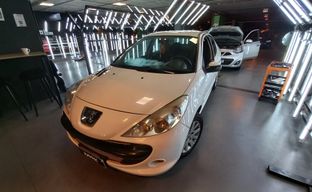 Peugeot • 207