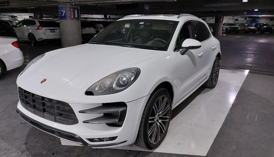 Porsche • Macan