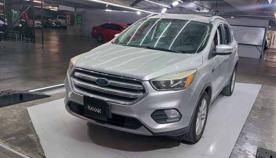 Ford • Escape