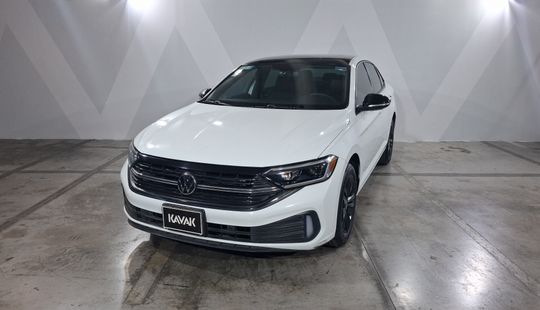 Volkswagen • Jetta