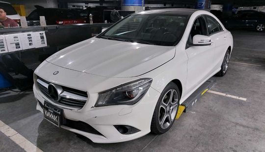 Mercedes Benz • Clase CLA