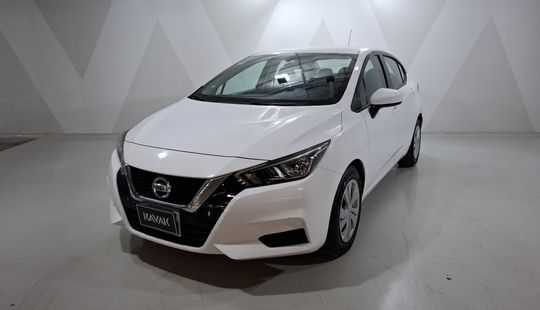 Nissan • Versa