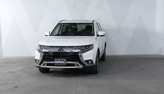 Mitsubishi • Outlander