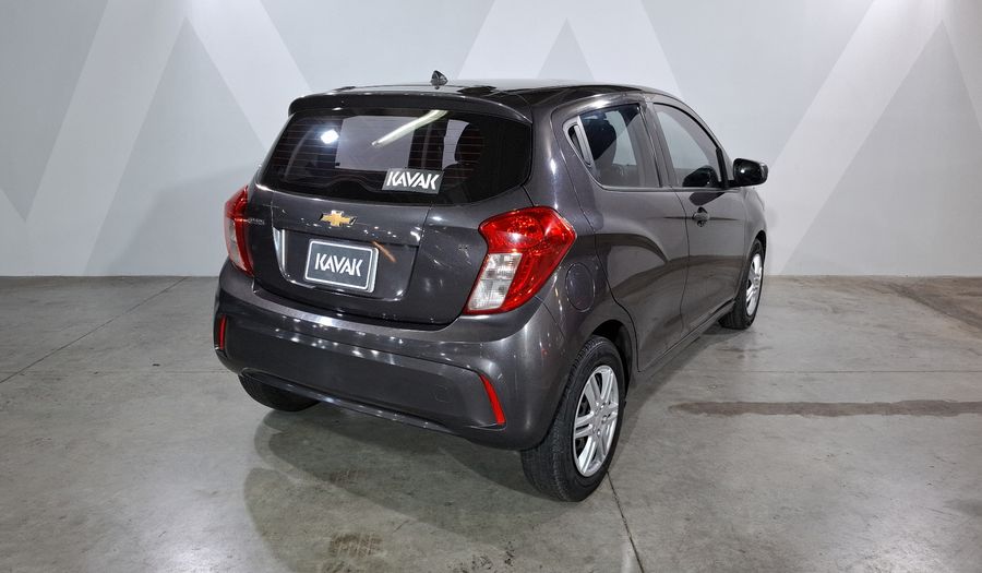 Chevrolet Spark 1.4 LT B MT Hatchback 2016