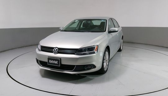 Volkswagen • Jetta