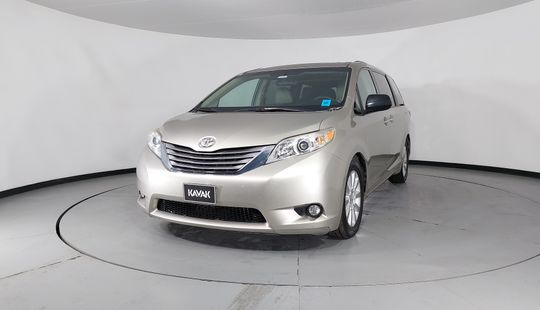 Toyota • Sienna