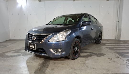 Nissan • Versa