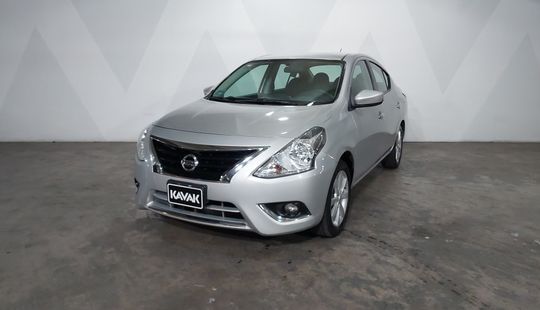 Nissan • Versa