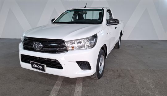 Toyota • Hilux