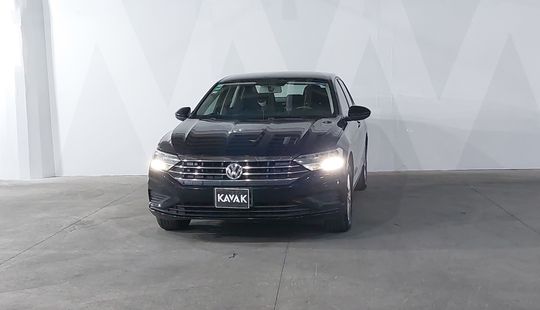 Volkswagen • Jetta