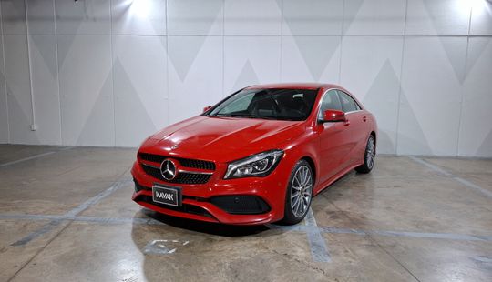 Mercedes Benz • Clase CLA