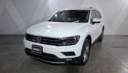 Volkswagen • Tiguan