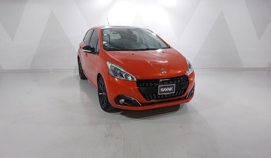 Peugeot 208 1.6 FELINE MT Hatchback 2017