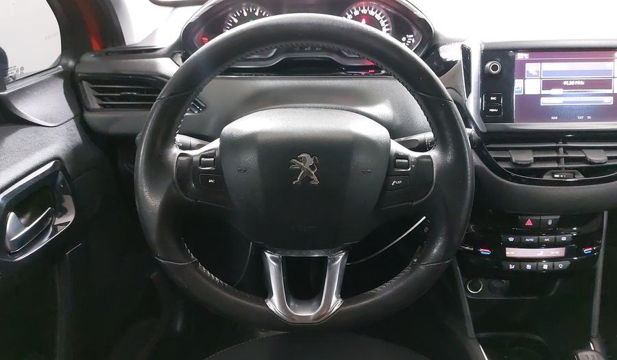 Peugeot 208 1.6 FELINE MT Hatchback 2017