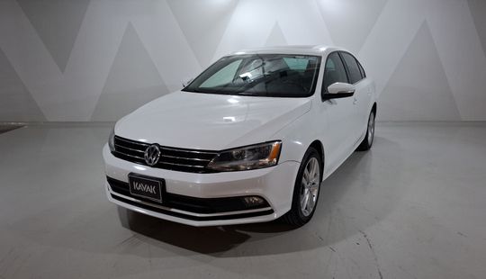 Volkswagen • Jetta