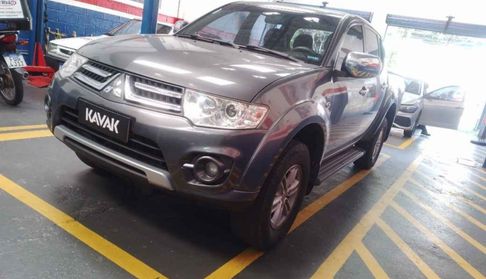 Mitsubishi L200 Triton HLS CHROME CD Pickup 2017