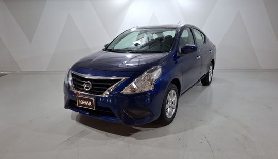 Nissan • Versa