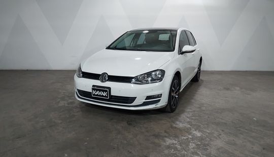 Volkswagen • Golf