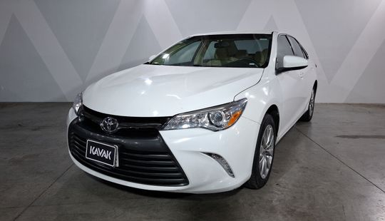 Toyota • Camry