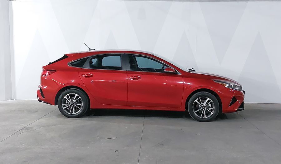 Kia Forte 2.0 EX IVT Hatchback 2022