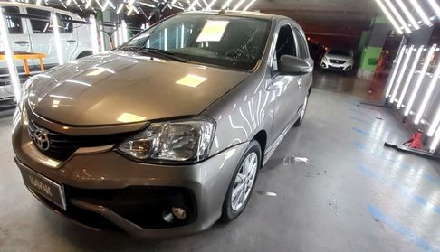 Toyota Etios 1.5 XLS Hatchback 2017