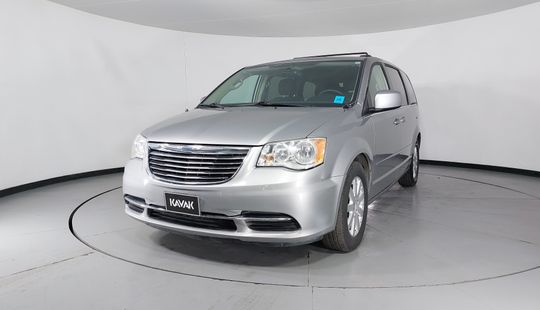 Chrysler • Town & Country