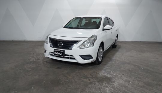 Nissan • Versa