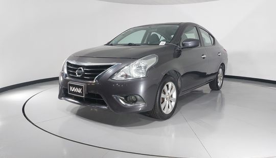 Nissan • Versa