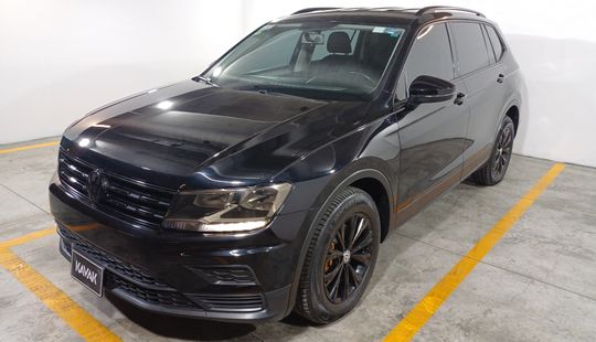 Volkswagen • Tiguan