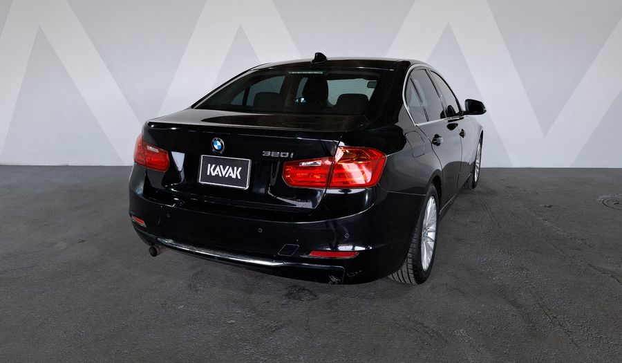 Bmw Serie 3 2.0 320IA LUXURY LINE Sedan 2015