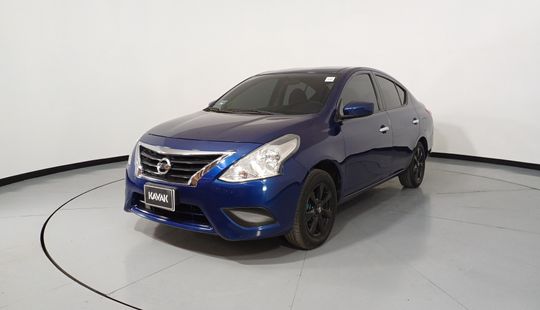 Nissan • Versa