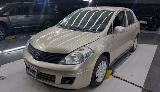 Nissan • Tiida