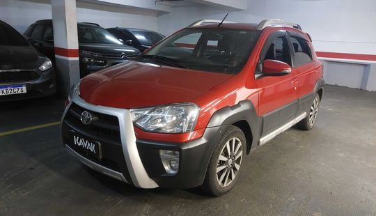 Toyota • Etios Cross