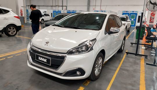 Peugeot • 208