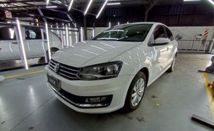 Volkswagen • Polo