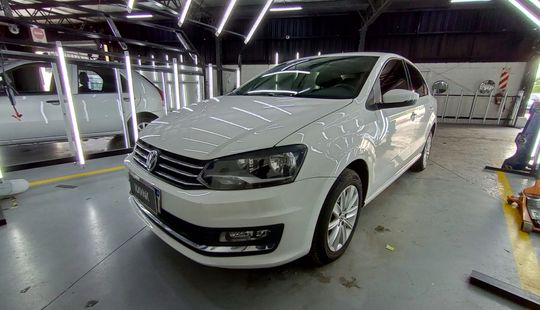 Volkswagen • Polo