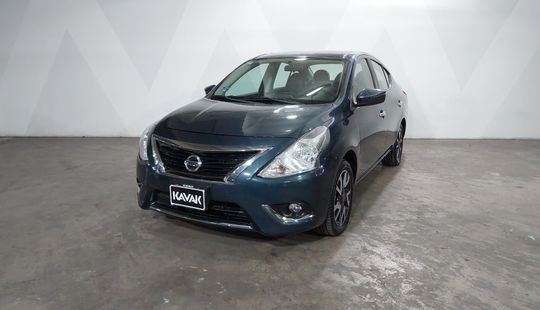 Nissan • Versa