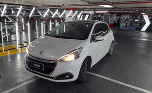 Peugeot • 208