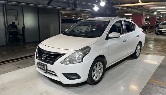 Nissan • Versa