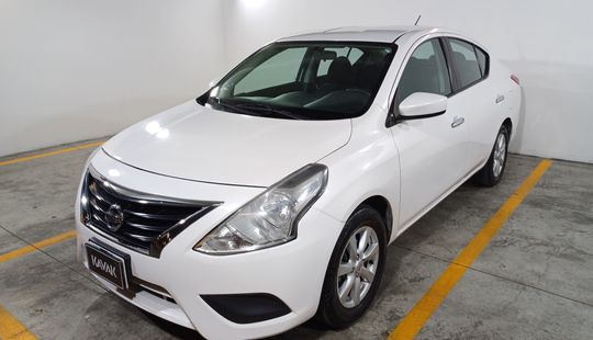 Nissan • Versa