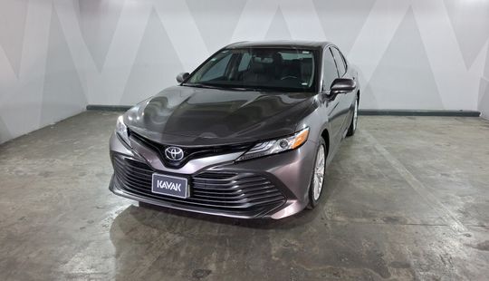 Toyota • Camry