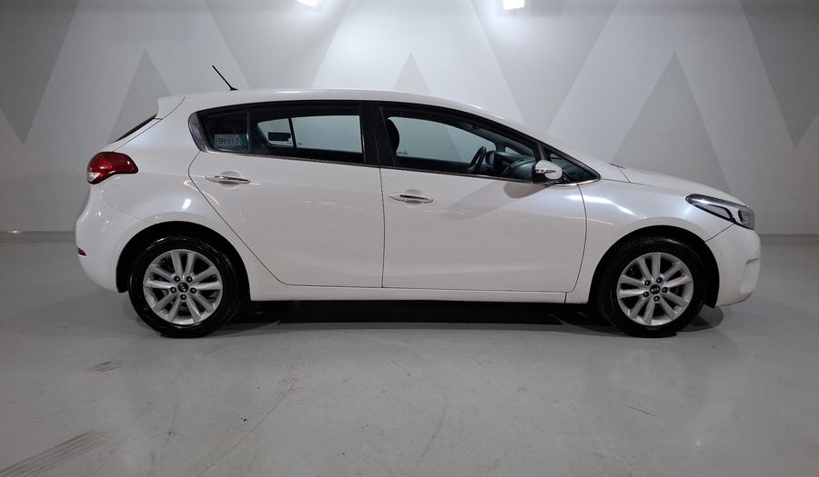 Kia Forte 2.0 EX MT Hatchback 2017