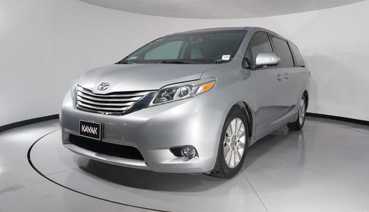 Toyota • Sienna