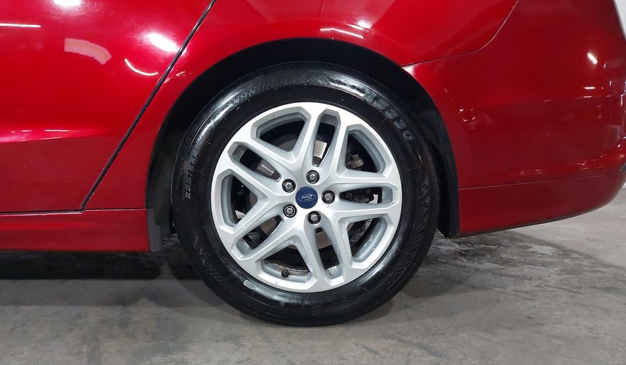 Ford Fusion 2.5 SE I4 NAV MR AT Sedan 2014