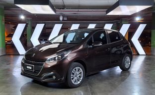 Peugeot • 208